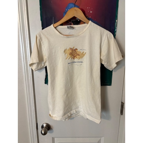 Sand Stuff Tops - Vintage Sand Stuff Maui Ocean Center Sea Turtle Graphic T-Shirt Cream Small USA
